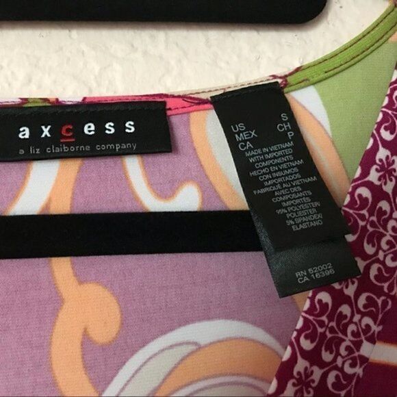 NWOT.AXCESS A LIZ CLAIBORNE top. Size Small. - Picture 6 of 6